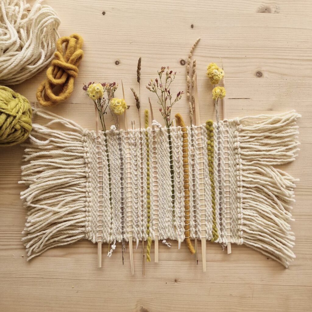 Tapestry Workshop with dried Flowers and Natural fibers